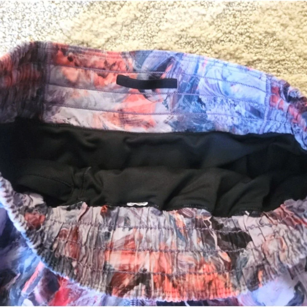 Lululemon Hotty Hot Lined Shorts‎ Size 4 Atmospheric Purple Multi 2.5